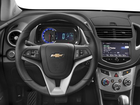 Used 2016 Chevrolet Trax LT w/ LT Convenience Package AWD/4WD image 2