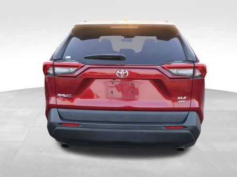 Used 2021 Toyota RAV4 XLE w/ Convenience Package AWD/4WD image 16
