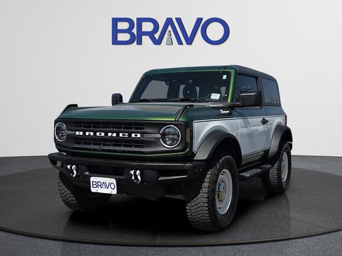 Used 2023 Ford Bronco 2-Door w/ Sasquatch Package AWD/4WD image 1