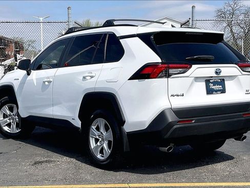 Used 2021 Toyota RAV4 XLE w/ Carpet Mat Package (TMS) image 10