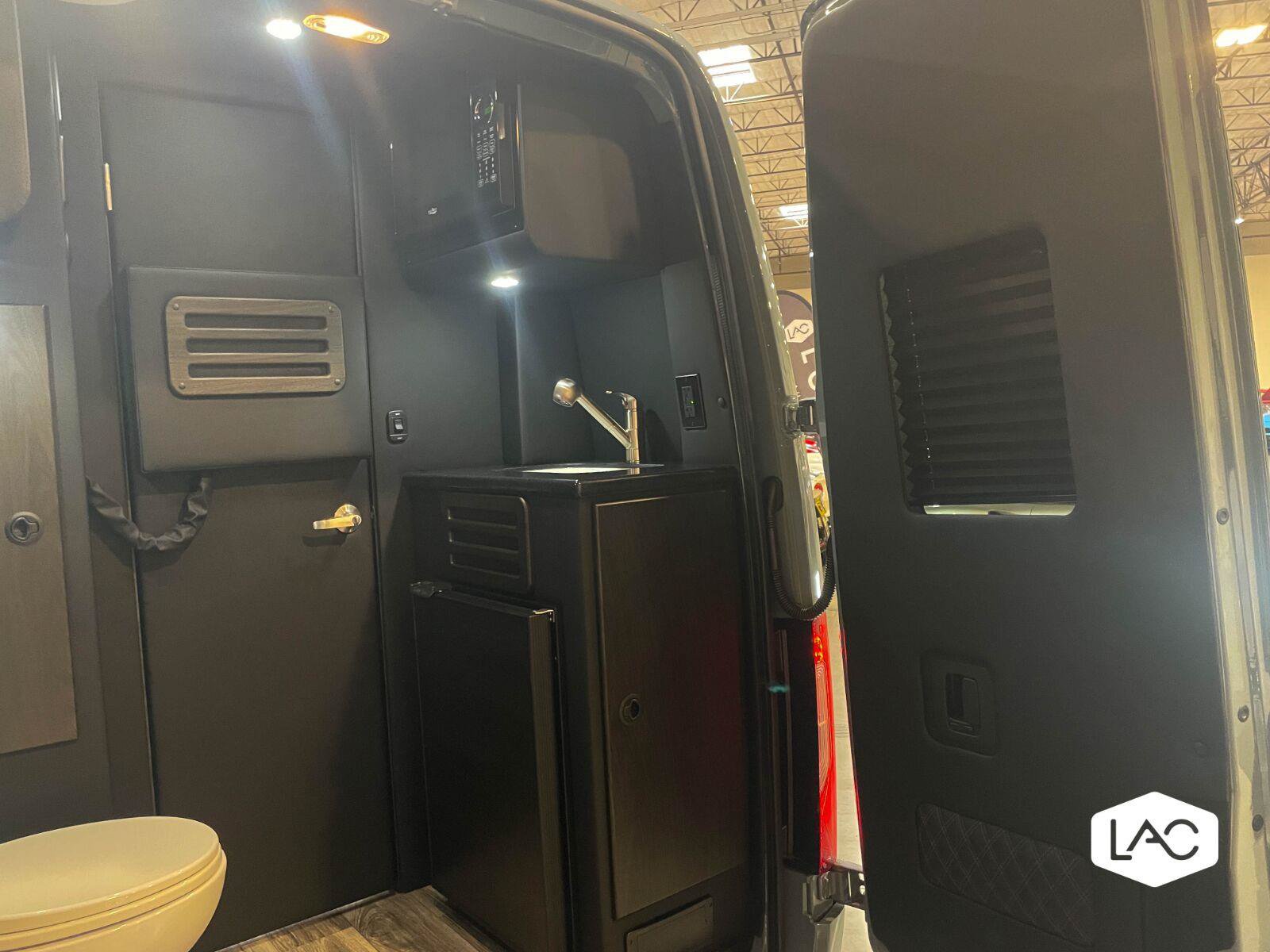 Used 2023 Mercedes-Benz Sprinter 2500 image 15