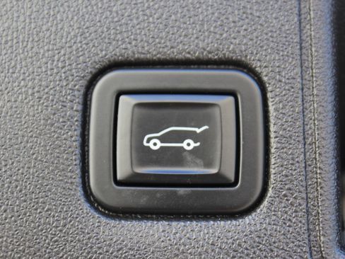 Used 2020 GMC Terrain SLE w/ Driver Convenience Package AWD/4WD image 16