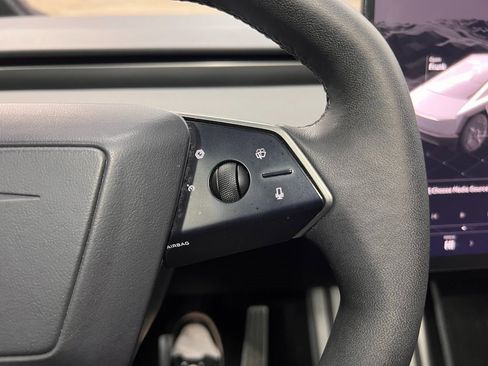 Used 2024 Tesla Cybertruck AWD Crew Cab image 17