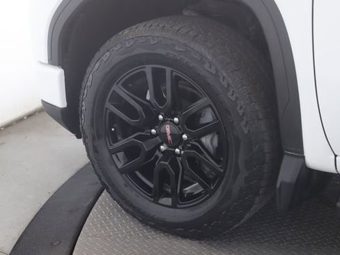 Used 2025 GMC Sierra 1500 Elevation w/ Elevation Premium Package AWD/4WD image 13