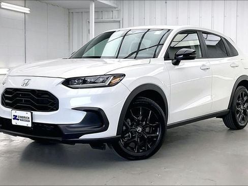 Certified 2025 Honda HR-V Sport image 2