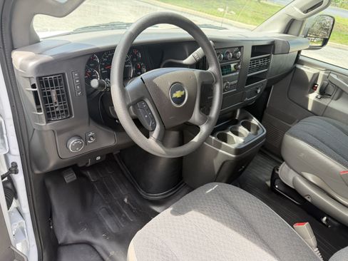 Used 2025 Chevrolet Express 2500 w/ Driver Convenience Package RWD image 13