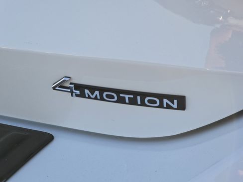 New 2026 Volkswagen Tiguan SE image 10