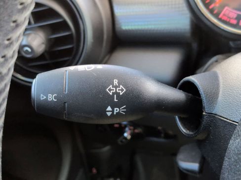 Used 2015 MINI Cooper 2-Door Hardtop FWD image 25