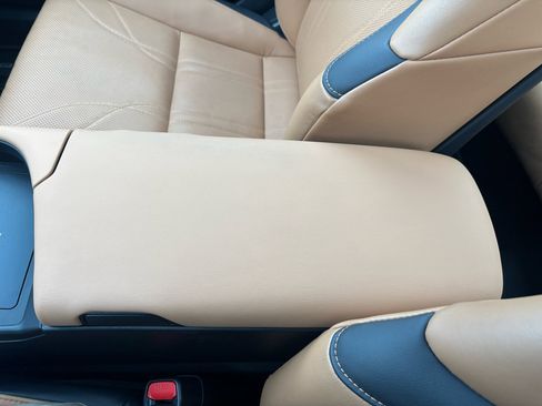 Used 2023 Lexus ES 350 w/ Luxury Package image 28