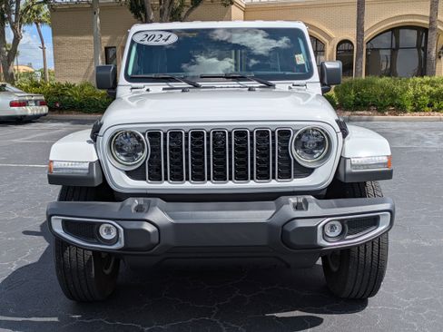 Used 2024 Jeep Wrangler Unlimited Sahara w/ Technology Group AWD/4WD image 8