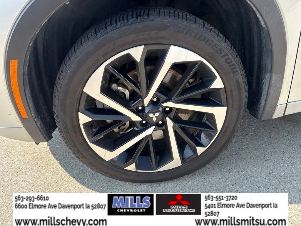 Used 2024 Mitsubishi Outlander SEL AWD/4WD image 9