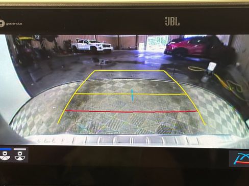 Used 2021 Toyota Highlander Limited FWD image 31