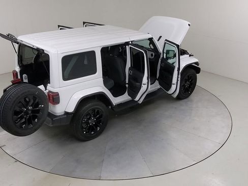 Used 2025 Jeep Wrangler Unlimited Sahara AWD/4WD image 48