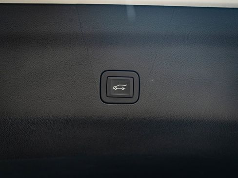 Used 2024 GMC Yukon Denali Ultimate image 20