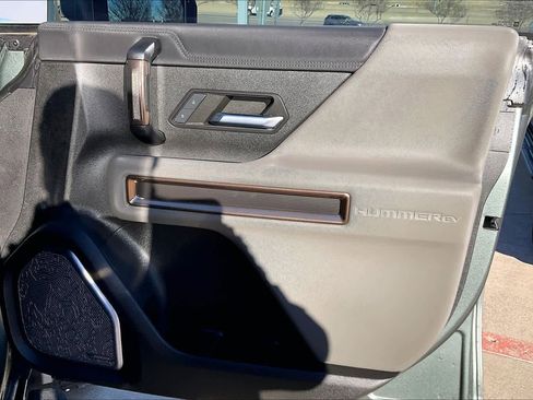Used 2024 GMC Hummer EV 3X image 22