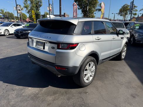 Used 2019 Land Rover Range Rover Evoque SE AWD/4WD image 3