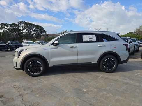 New 2026 Kia Sorento S FWD image 5