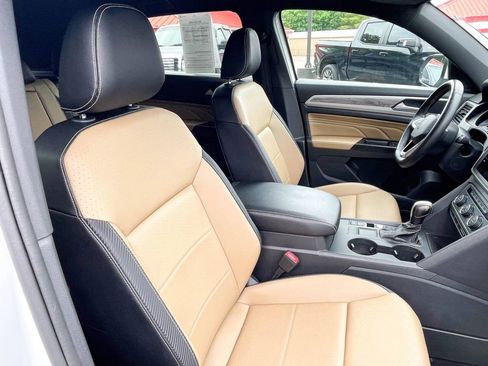 Used 2021 Volkswagen Atlas Cross Sport SE FWD image 10