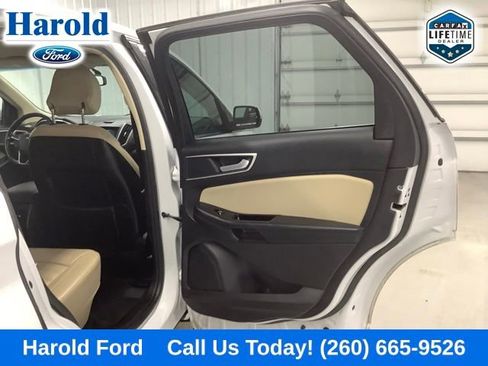 Used 2017 Ford Edge SEL w/ Equipment Group 201A AWD/4WD image 9