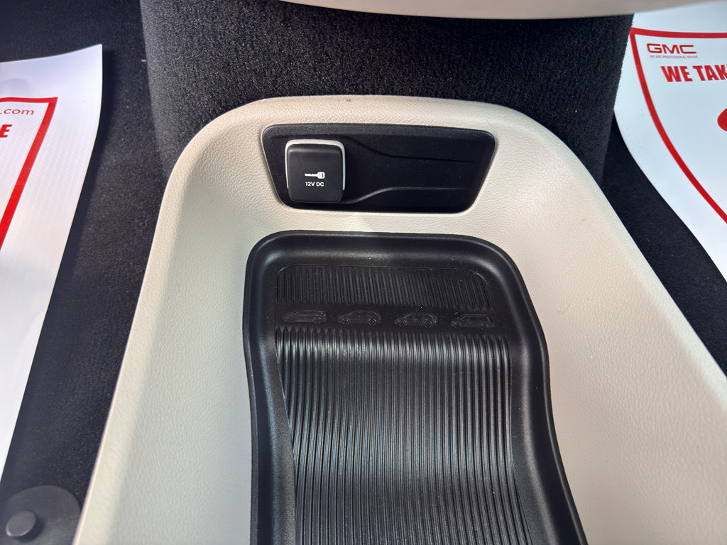 Used 2023 Chrysler Pacifica Touring-L FWD image 16