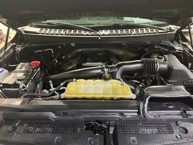 Used 2018 Ford Expedition Max Platinum AWD/4WD image 30