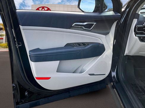 Used 2024 Kia Sportage EX image 21