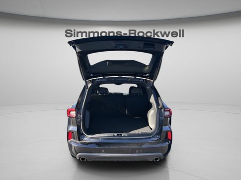 Used 2023 Ford Escape ST-Line w/ Tech Pack #1 image 8