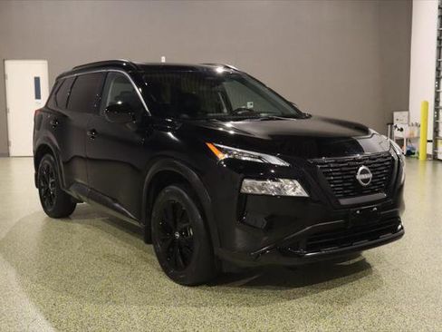 Used 2023 Nissan Rogue SV w/ SV Premium B Package FWD image 1