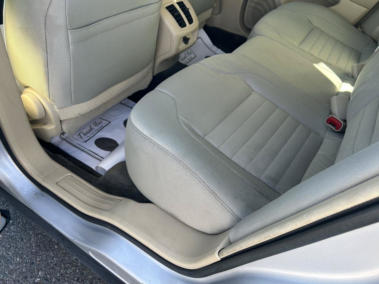 Used 2016 Ford Taurus SE FWD image 9