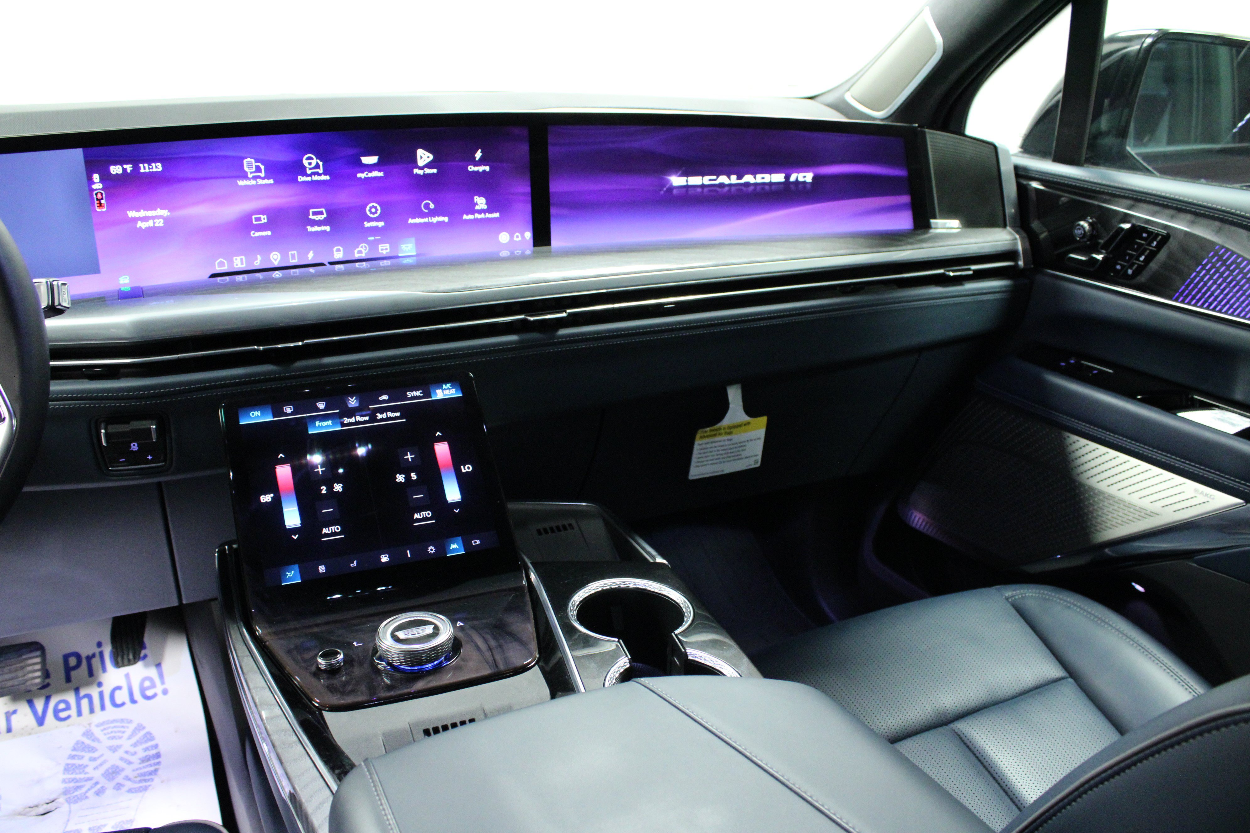 Used 2025 Cadillac Escalade IQ Luxury 2 w/ LPO, Premium Carpet Package AWD/4WD image 20