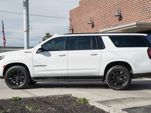 Used 2022 Chevrolet Suburban Z71 AWD/4WD image 4