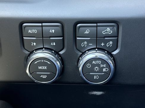 New 2026 GMC Sierra 1500 AT4X w/ LPO, Black Badging Package AWD/4WD image 24