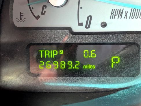 Used 2002 Ford Thunderbird image 24