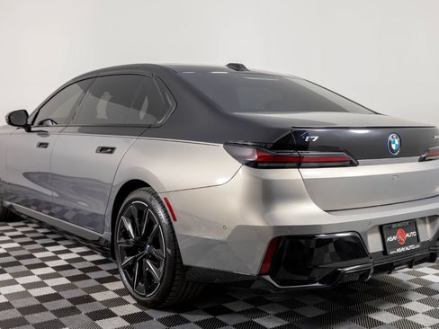 Used 2023 BMW i7 xDrive60 AWD/4WD image 5