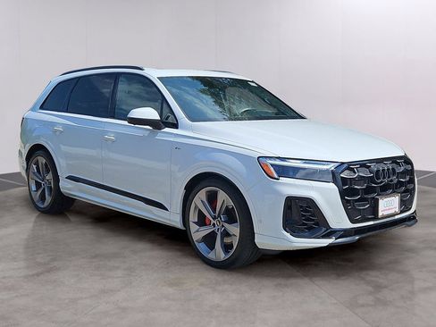 Used 2026 Audi Q7 3.0T Prestige w/ Prestige Package AWD/4WD image 3