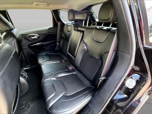 Used 2020 Jeep Cherokee Latitude Plus AWD/4WD image 21