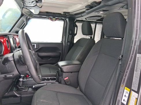 Used 2018 Jeep Wrangler Unlimited Sport image 13