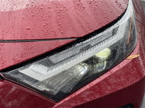 Used 2022 Toyota RAV4 XLE Premium image 9