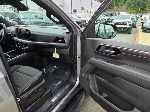 New 2026 Chevrolet Tahoe Premier w/ Sun And Tow Package image 10