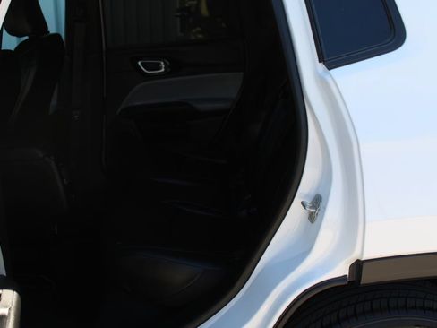 Used 2025 Jeep Compass Limited AWD/4WD image 30