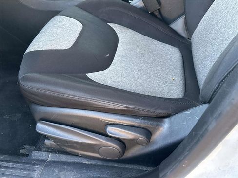 Used 2014 Jeep Cherokee Sport image 19