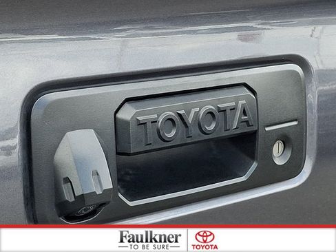Used 2020 Toyota Tacoma TRD Off-Road w/ TRD Premium Off Road Package AWD/4WD image 29