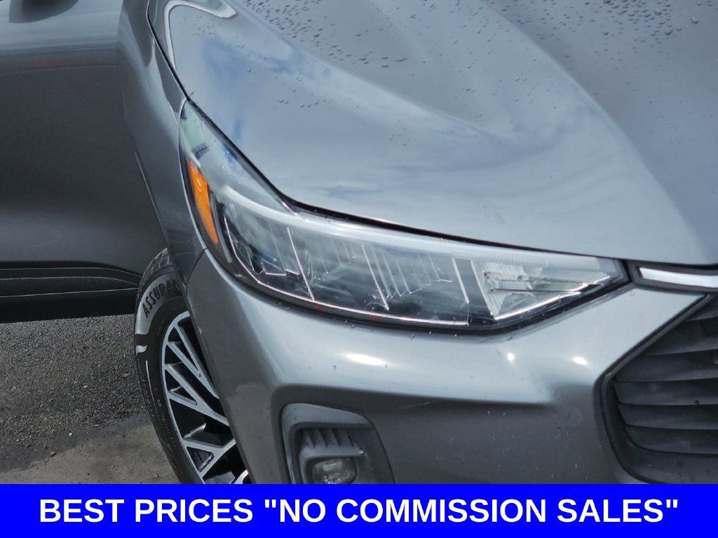 Used 2025 Ford Escape SE FWD image 35