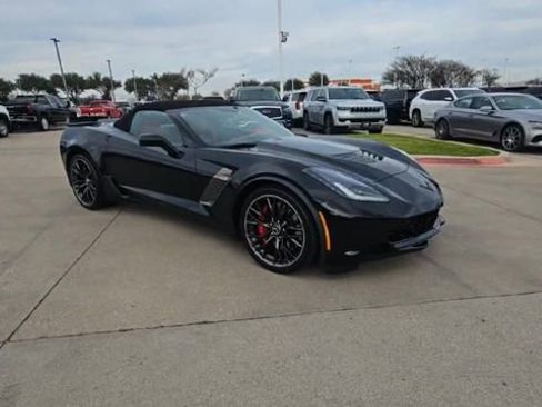 Used 2015 Chevrolet Corvette Z06 w/ 3LZ Preferred Equipment Group image 2