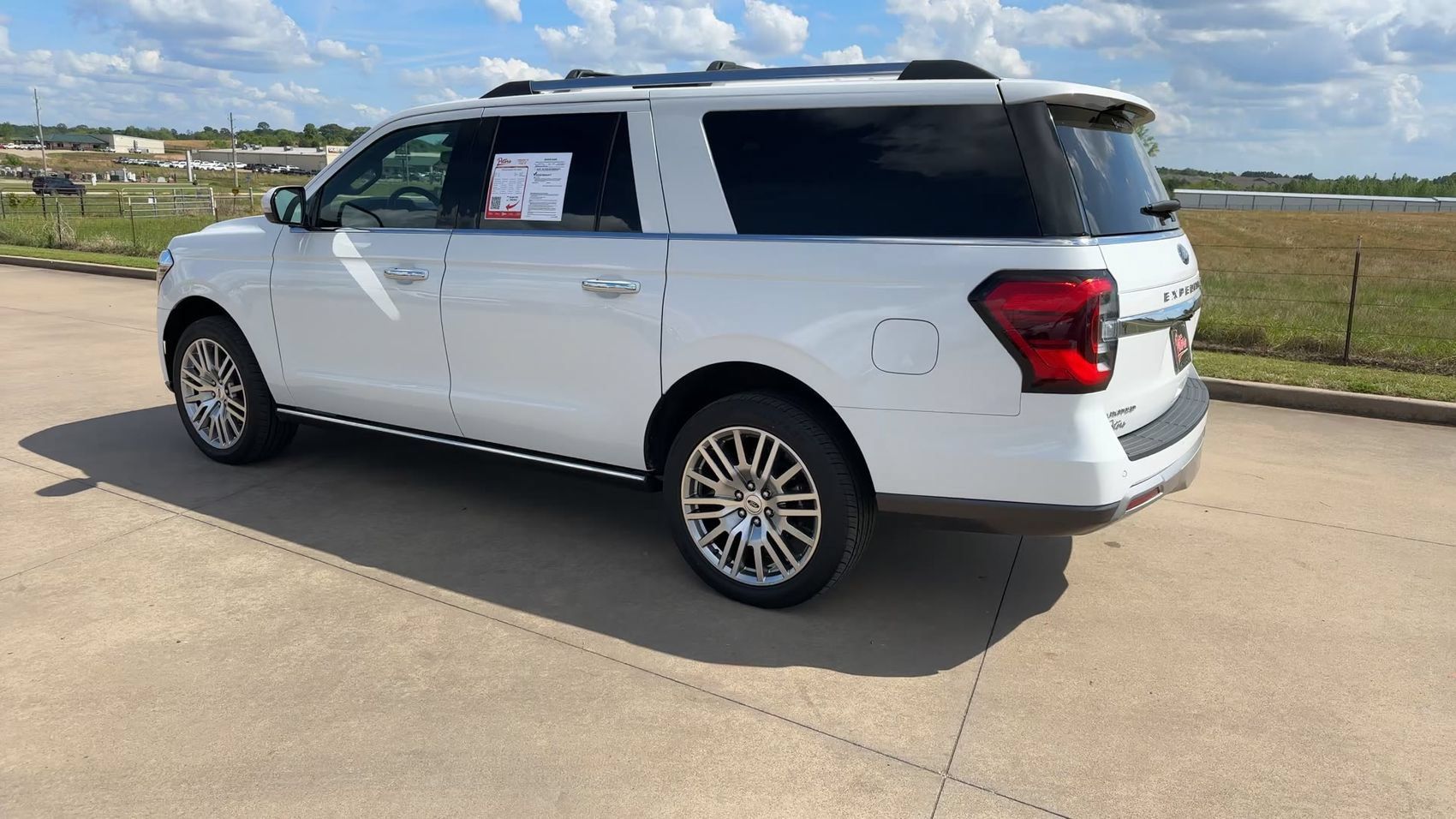Used 2024 Ford Expedition Max Limited AWD/4WD image 5