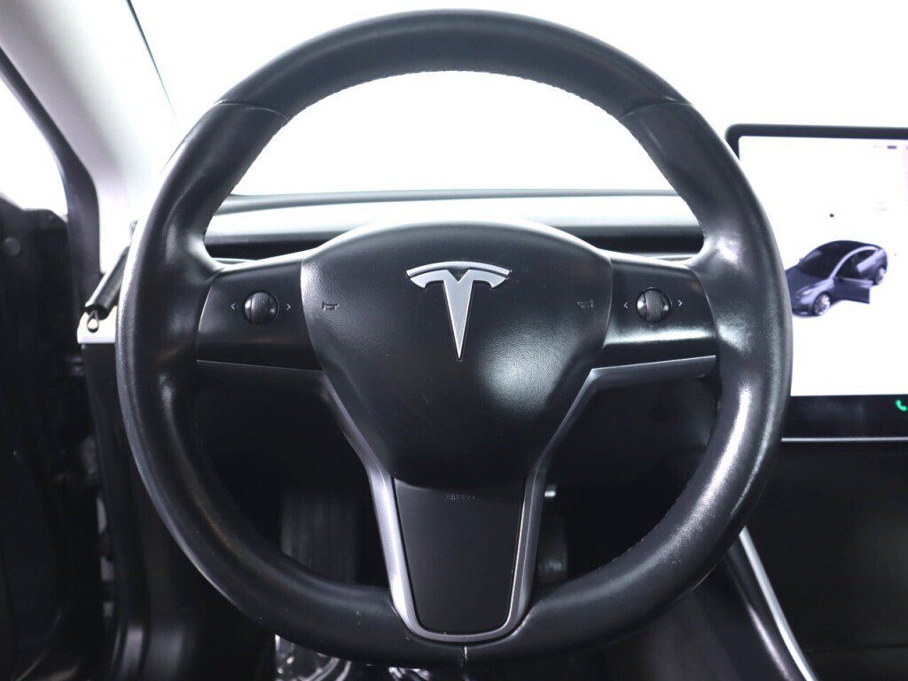 Used 2018 Tesla Model 3 Long Range RWD image 10