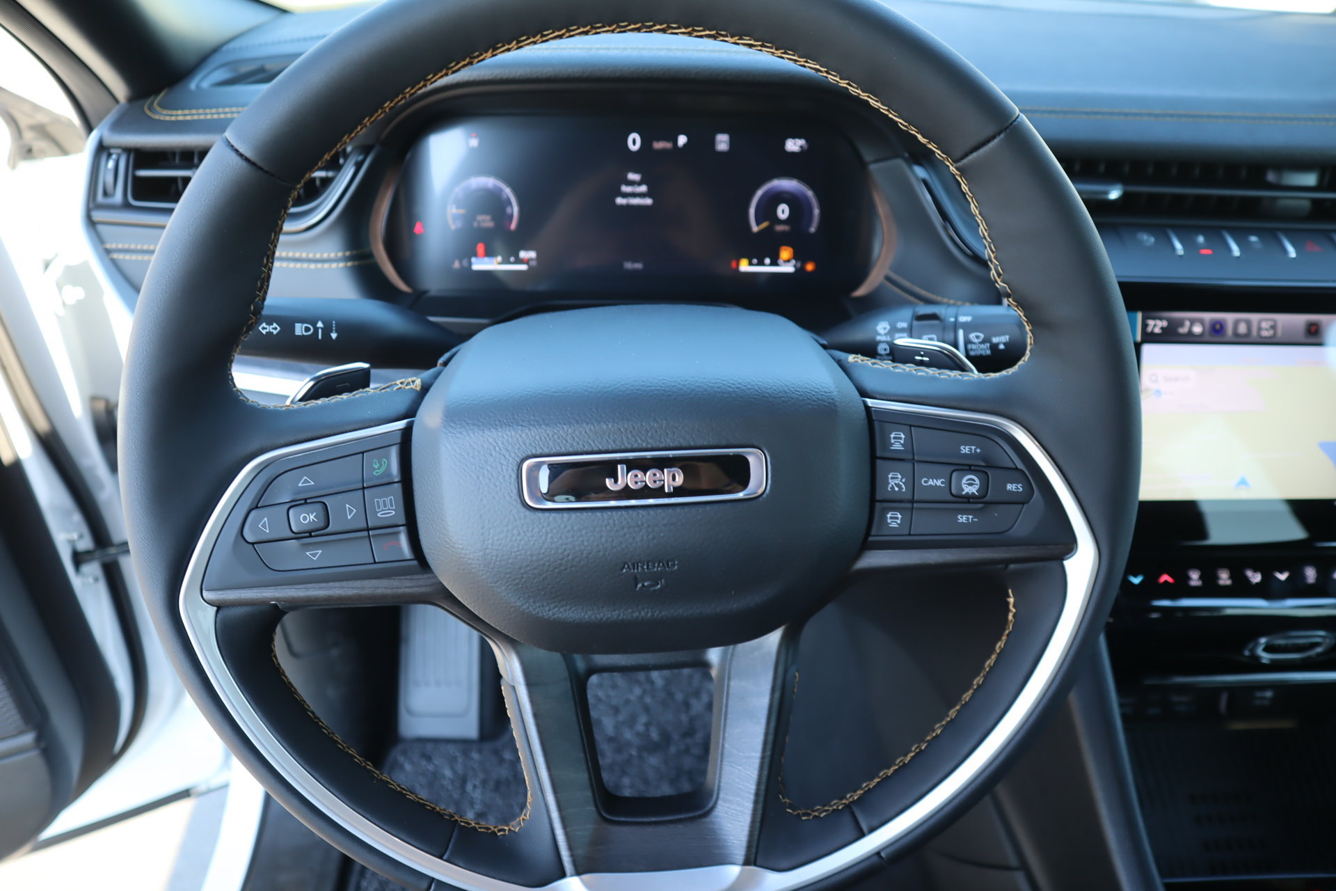 New 2026 Jeep Grand Cherokee Limited AWD/4WD image 3