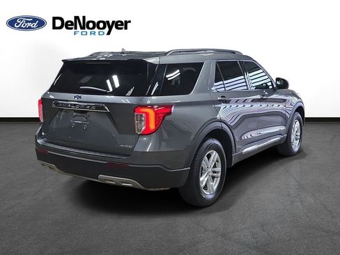 Used 2023 Ford Explorer XLT w/ Equipment Group 202A AWD/4WD image 8