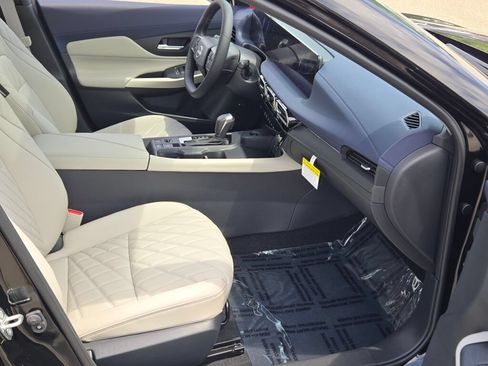 Used 2026 Nissan Sentra SL w/ Floor Mat Package FWD image 4