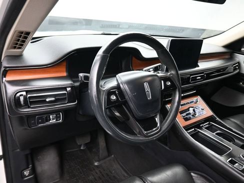Used 2020 Lincoln Aviator Reserve w/ Equipment Group 202A image 13